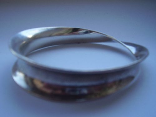 Holzerco Mexico Moebius Strip Silver Bangle